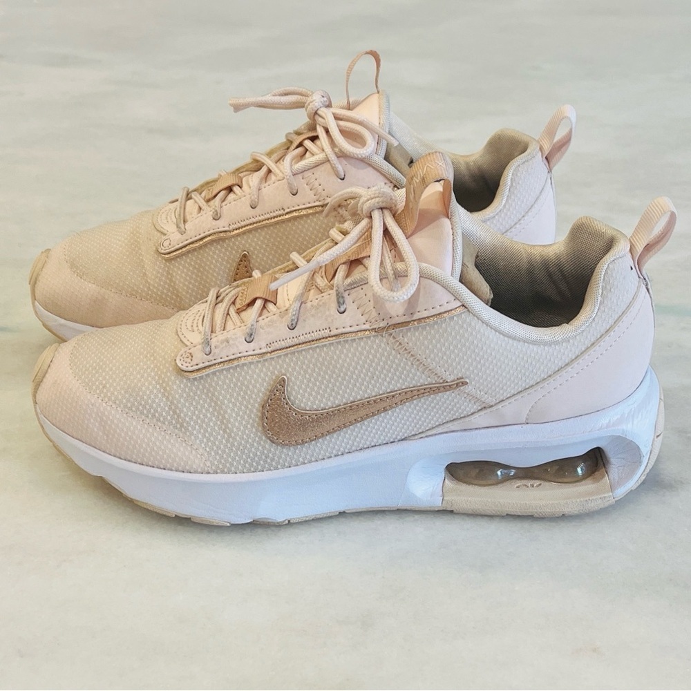 Women's Air Max INTRLK Lite Sneakers Soft Pink Rose Gold Women's Size 8.5